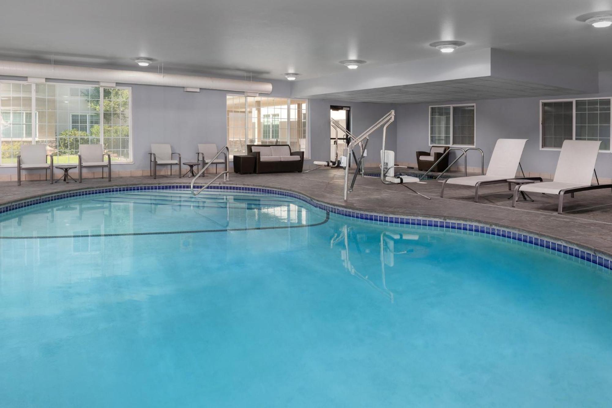 Holiday Inn Express Spokane Airport By Ihg Exterior foto